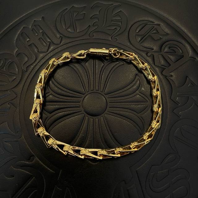 New Arrival, Boutique Quality Chrome Hearts Luo Xin Classic Golden Retro Cross B
