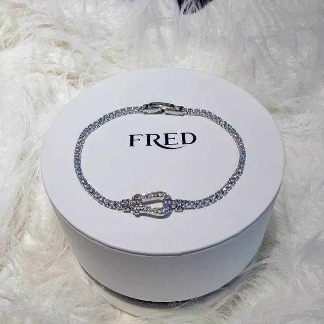 Batch: Hot-Selling Fred Full-Diamond-Encrusted Horseshoe Clasp Bracelet, Classic