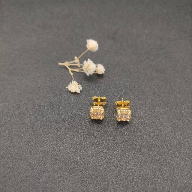 David Yurman 5Mm Main Stone, Four-Prong Diamond-Set Yellow Topaz Earrings. Item