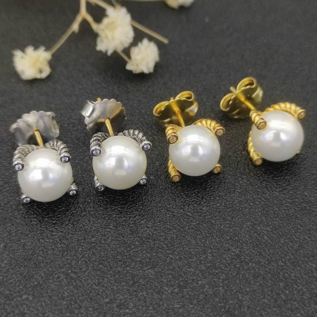 David Yurman Four-Prong Pearl Earrings In Silver And Gold. Item Numbers Dyeh-009