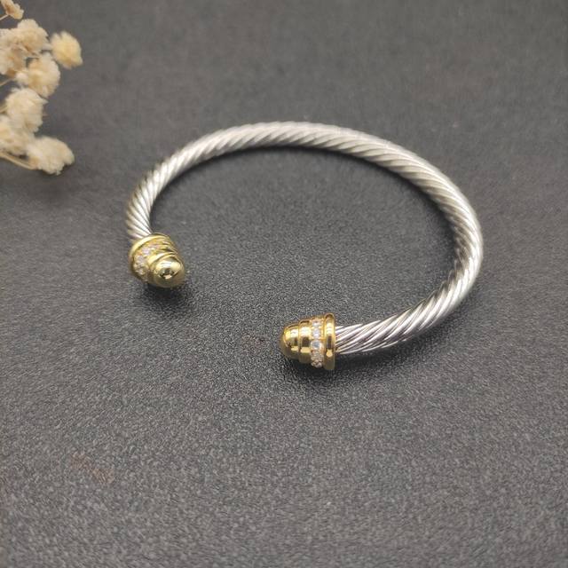 David Yurman 5Mm Diamond-Studded Round-Head Two-Tone Bracelet. Recommended For W