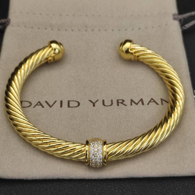 David Yurman 7Mm Gold-Tone Round Pearl White Diamond Bracelet. Recommended Wrist