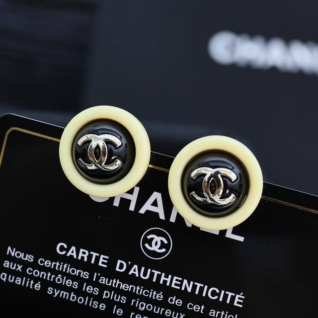 Chanel Black And White Color-Block Acrylic Round Earrings Brass Base With Two-To