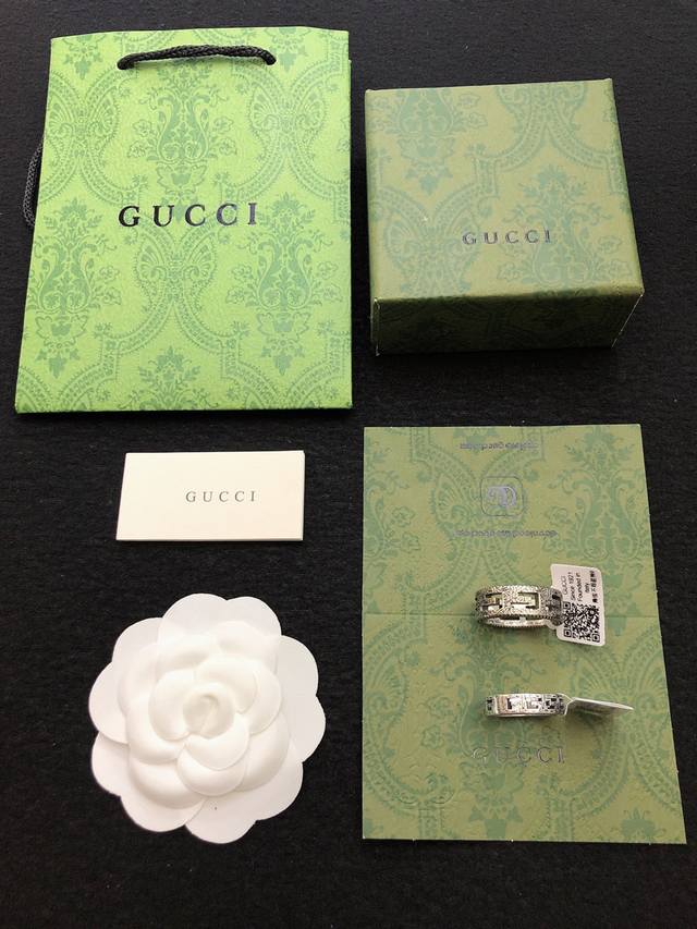 Super Stylish Couple's Ring, Gucci Retro Double G Ring. One Ring, Two Ways To We