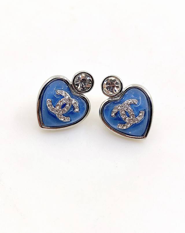 Chanel Latest Blue Heart-Shaped Ear Studs, Identical To Z-Batch Brass Material
