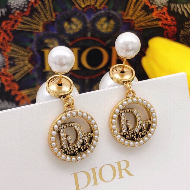 Code Ded0456 Today's Selection Of Pearl-Shaped Earrings With Round Cd-Shaped Dia