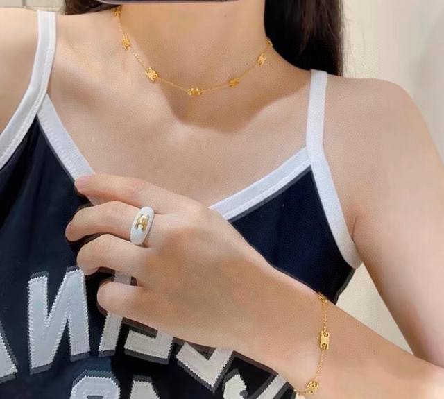 Necklace And Bracelet Set By Celine, New Preclous Collection. Simple And Fashion