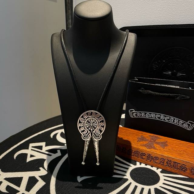 New Arrival, Boutique Quality Chrome Hearts Croce Heart Horseshoe Mark Leather C