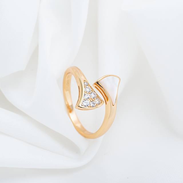 P Price Ring Size 568 Us Size Divas' Dream Series Small Ring, Adorned With Pave