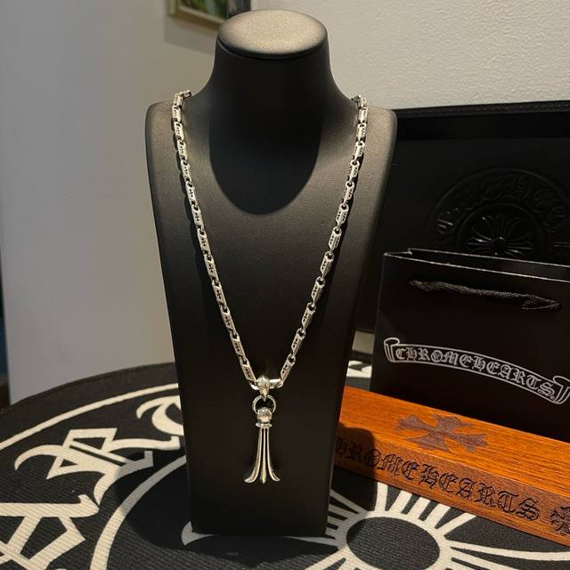 Authentic Store Quality Chrome Hearts Classic Multi-Element Cross Necklace With
