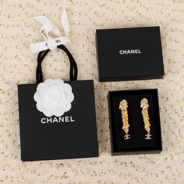 Our Product, In Stock And Ready To Ship. Golden And Sparkling Ch Nel Vintage Let