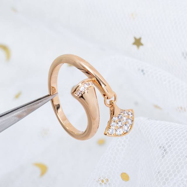 P Price: 5678 Usd Divas' Dream Series Ring We Call It The Skirt Hem Ring It's Ab