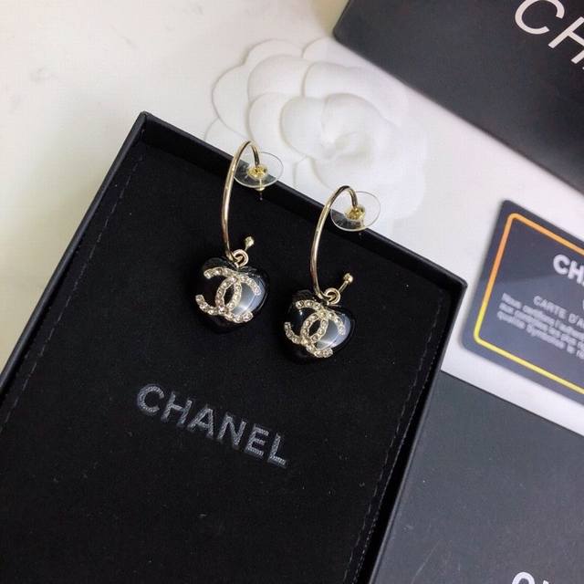 Chanel Exclusive Custom-Made White Rich Beauty Chanel New Arrival Peach Heart Cl