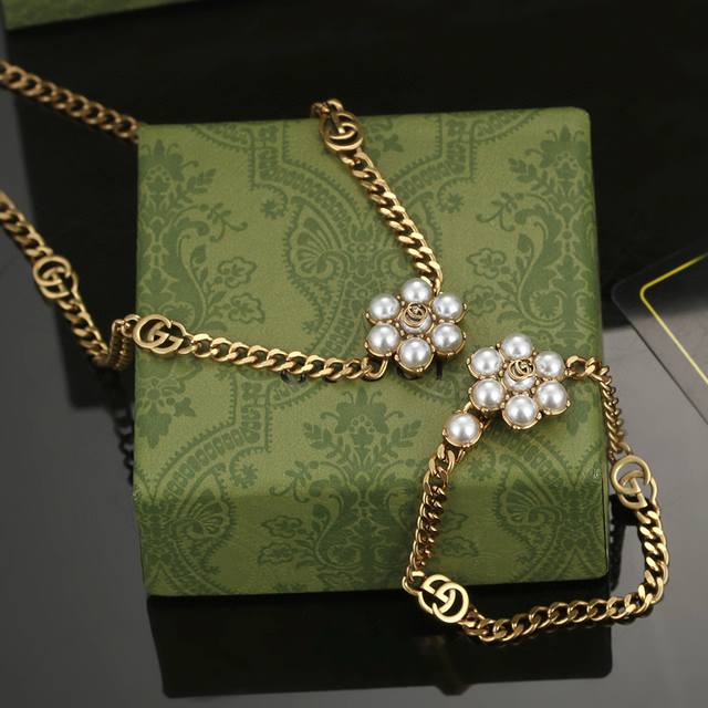 New Gucci Necklace And Bracelet Fashion Accessories: A Stylish Design Isn't Enou