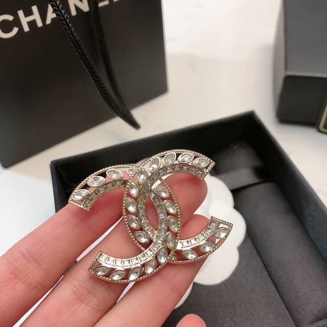 Today's New Arrival: Chanel Brooch Bestseller, Newly Launched, Identical To Zp C