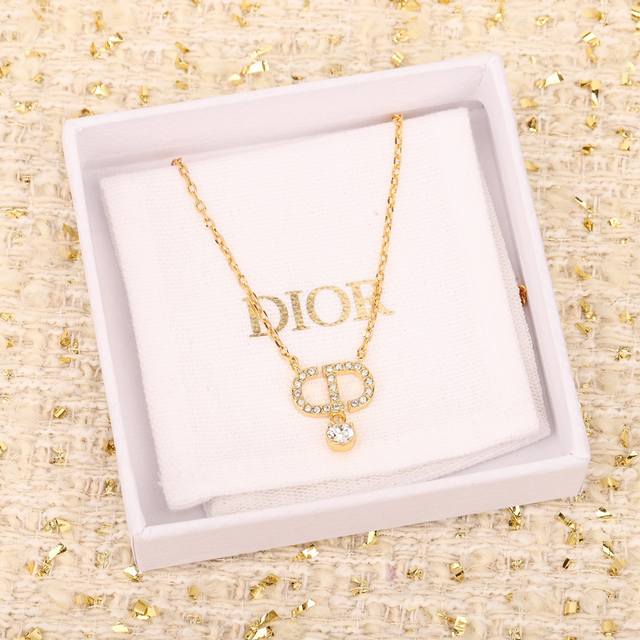High-Quality, Details As Shown. Dor's Latest Cd Teardrop Diamond Necklace. Authe