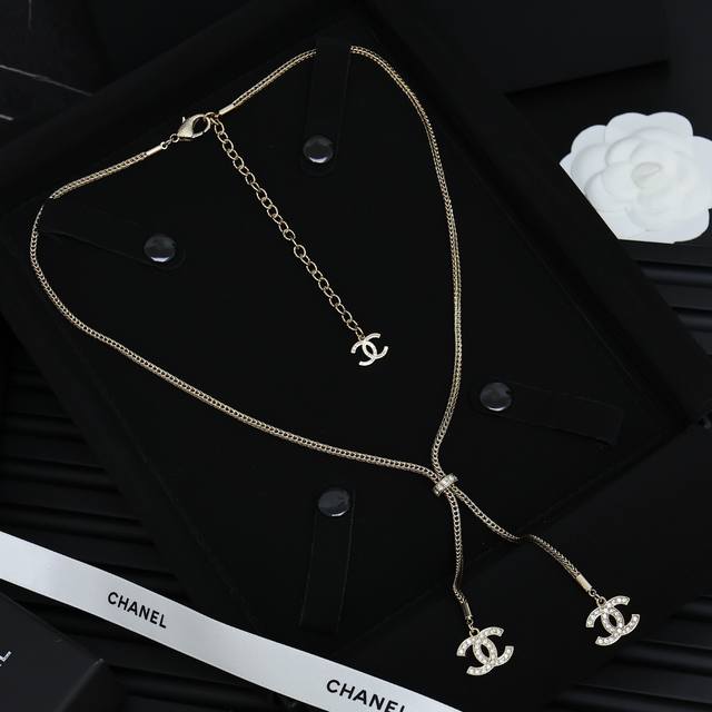 Chanel--Full Diamond Double C Chopard Snake Bone Chain Necklace A Simple And Ele