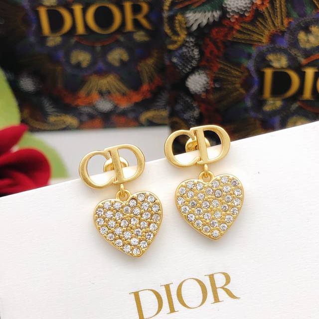Code Ded0508 Dior Latest Heart-Shaped Diamond Stud Earrings, Zp Brass Material
