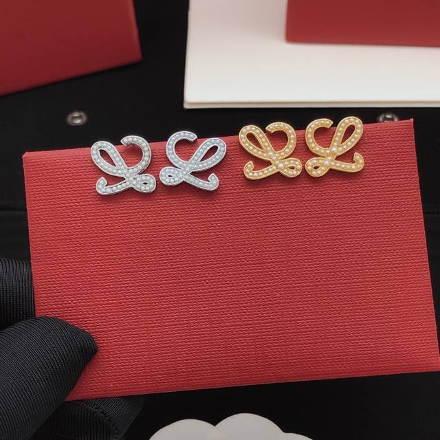 Code Lywed0015 Code Lywed0014 Loewe* Latest Design Pearl Ear Studs, Same Zp Bras
