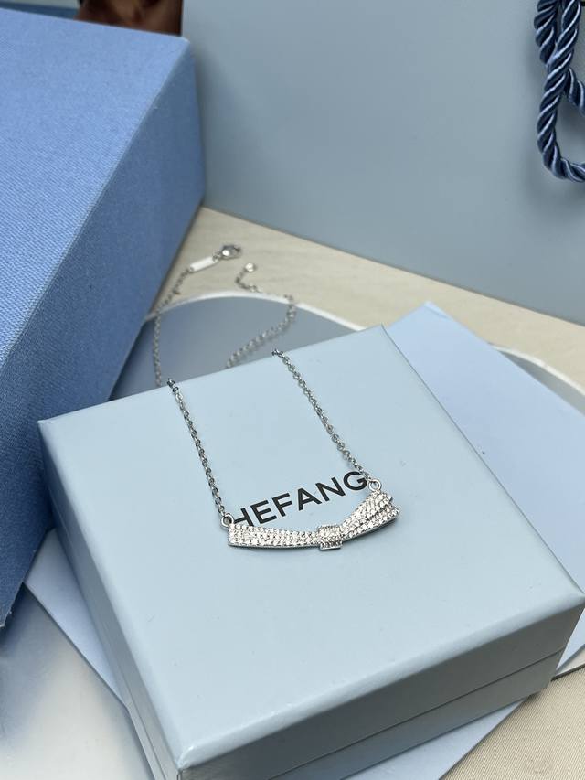 New Arrival Hefang Hefang Ribbon Bow Necklace.