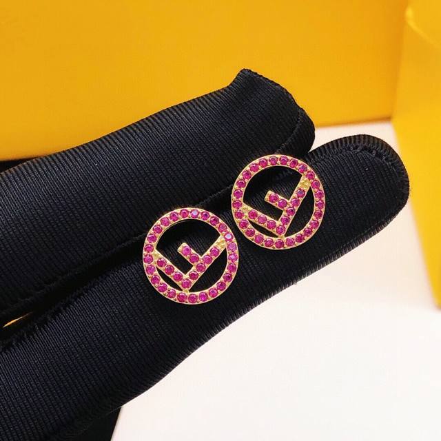 Code Fded0015 Fendi Round Stud Earrings With Diamonds In Red