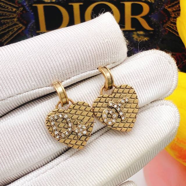 Code Ded0044 Dior Original New Arrival Heart Star Micro-Paved Diamond Earring, H