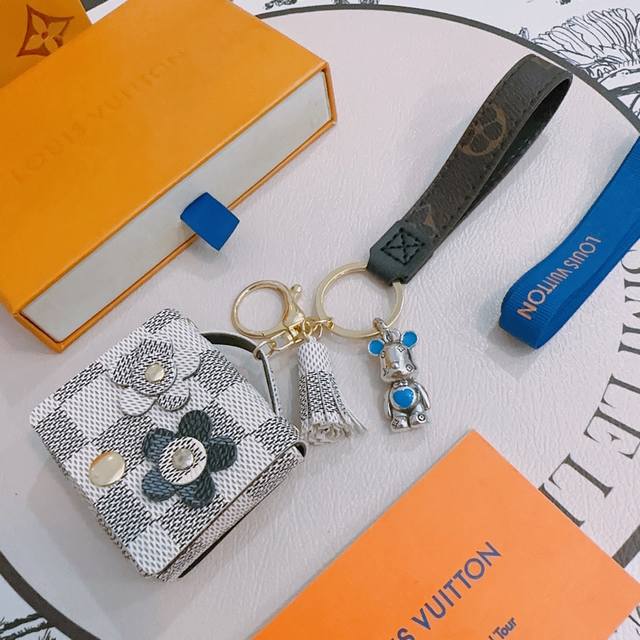 New Release Lv Keychain Lv Bag Clasp Earphone Case Latest Bag Accessory Higher Q