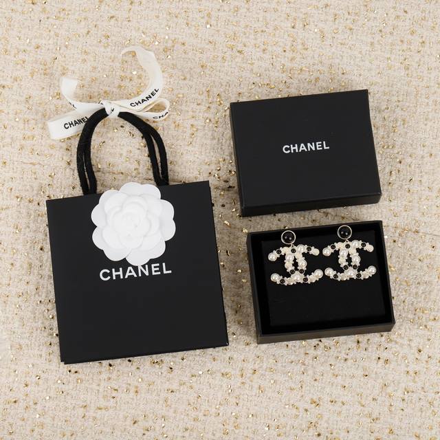 203160 Our Exclusive Design, Ou Yang Nana's Signature Earring Z 10. For Bulk Ord