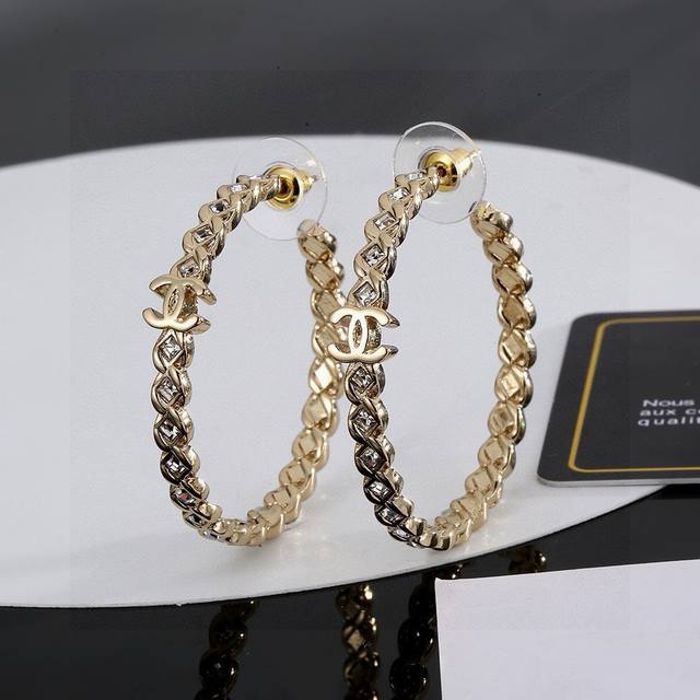 Chanel Classic Double C Double-Sided Pearl Earrings These Versatile And Stylish