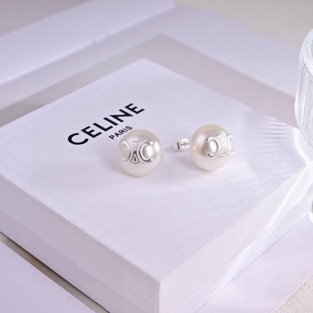 Celine New Arrival: Simple And Fashionable, Identical To The Store Version. A Ho