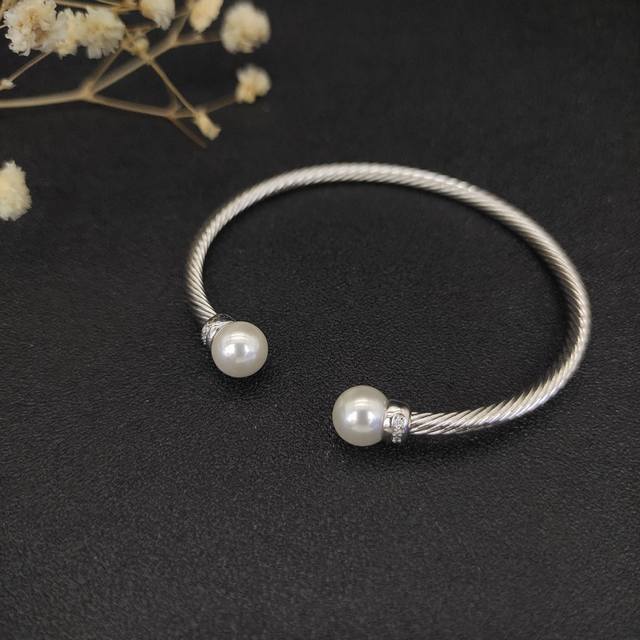 David Yurman 3Mm Silver Pearl Bracelet. Recommended For Wrist Sizes 15-19 Cm. It