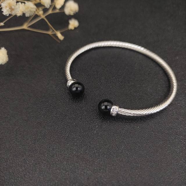 David Yurman 3Mm Silver Black Onyx Bracelet. Recommended Wrist Circumference: 15