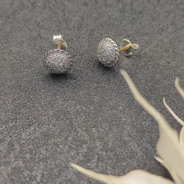 David Yurman 8.6Mm Round Full Diamond Stud Earrings. Item Number: Dyeh-064