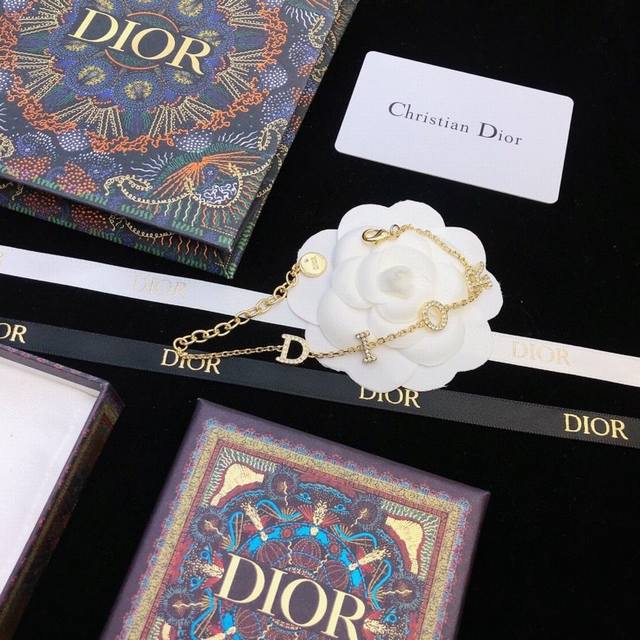 Dior Classic Best-Selling Necklace, Extremely Popular, Strongly Recommended. The