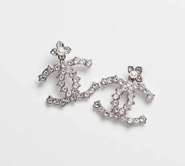 Chanel Full Diamond Double C Earrings. Suitable For Formal, Elegant, Sophisticat