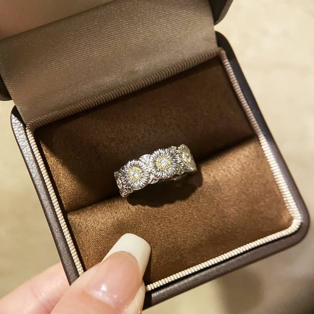 A4887 Best-Selling Vintage Series, Small Daisy, Brushed Ring. Every Time You Wea