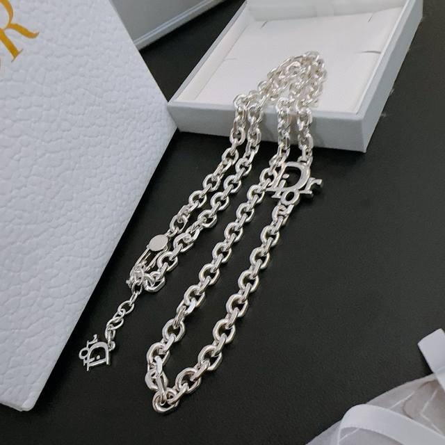 Dior New Arrival Dior Necklace Authentic Store New Arrival Molded Retro Fashion