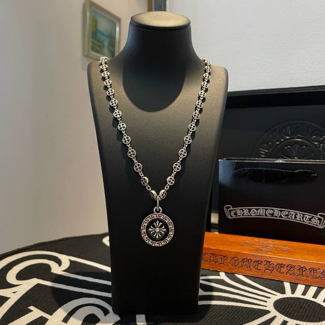 New Arrival, Boutique Quality Chrome Hearts Classic Retro Cross Flower Necklace,