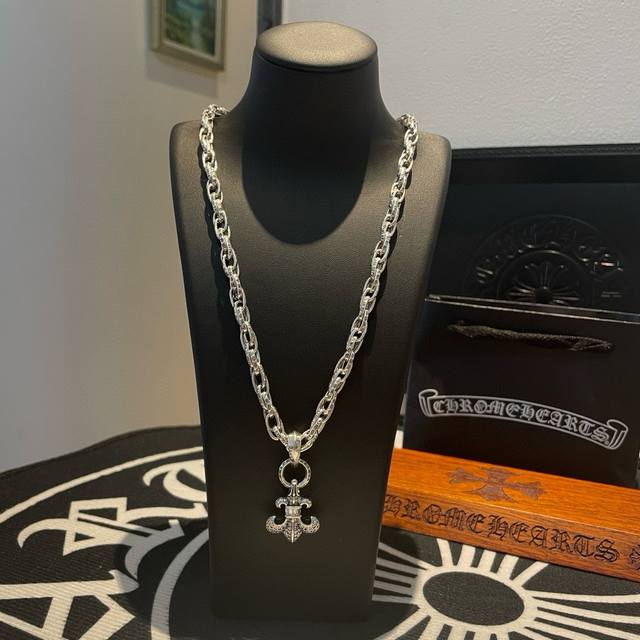 New Arrival, Boutique Quality Chrome Hearts Classic Retro Letter Ring Necklace W