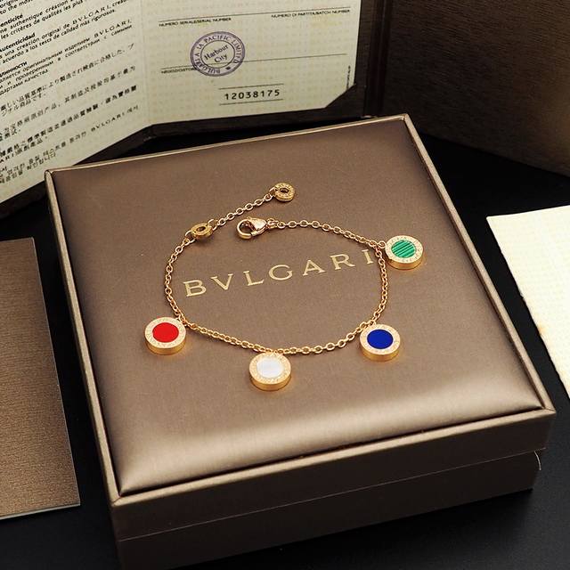 Bv Bvlgari Double-Sided Colorful Pearl Bracelet. The Bvlgari Series Bracelet Dra