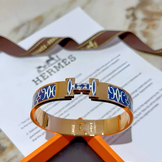 Herm S Bracelet V-Gold Original Custom Design. The Enamel Craftsmanship Is Extre