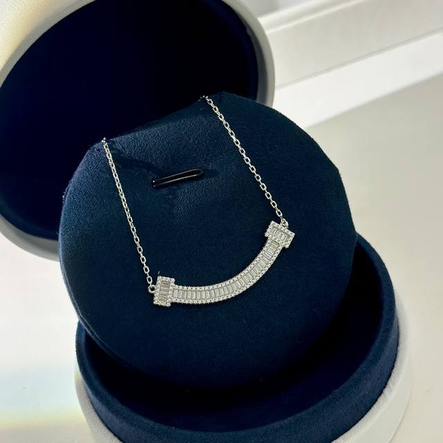 A5466 Those Who Appreciate It Will Understand. New Arrival Smile-Shaped Necklace