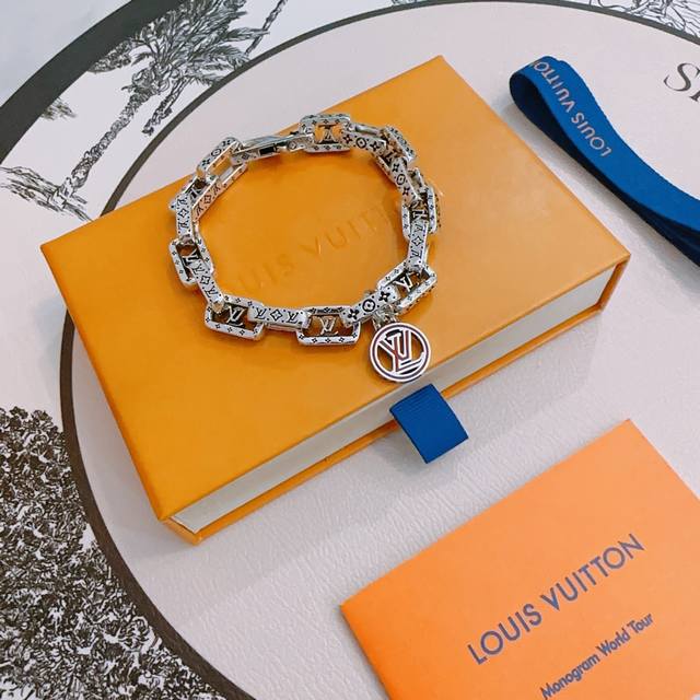High-Quality Louis Vuitton Lv Bracelet, Authentic Store-Quality New Design, Retr