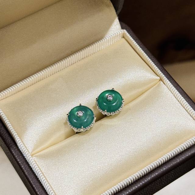 A6001 Chinese-Style, High-End Custom-Made Natural Green Jadeite Peace Knot With