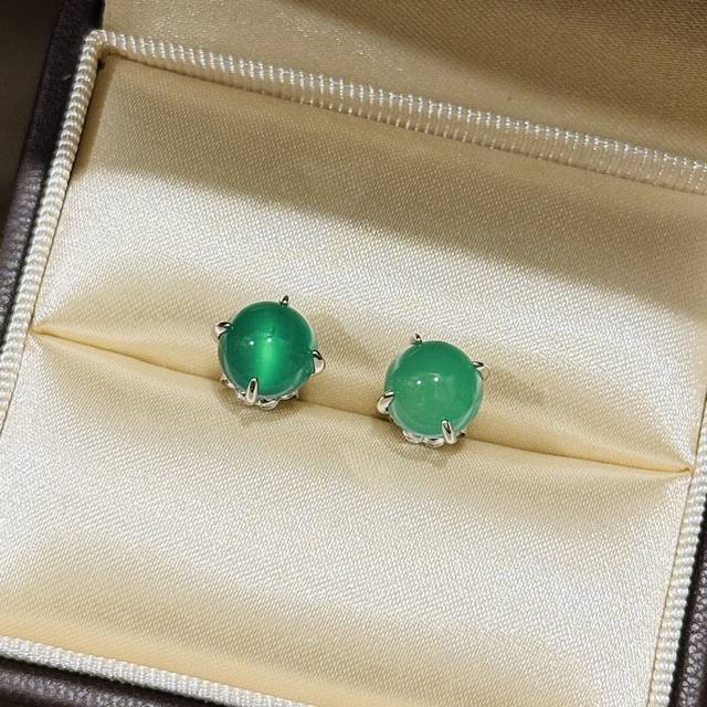 A5986 Mother's Day Gift Choice: High-End Custom Emerald Jadeite 8Mm Egg-Shaped F