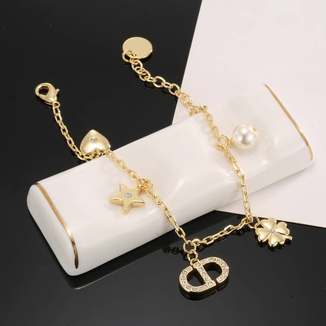 Dior New Arrival Handmade Pearl Bracelet With Cd Letters - Not Mass-Produced, He