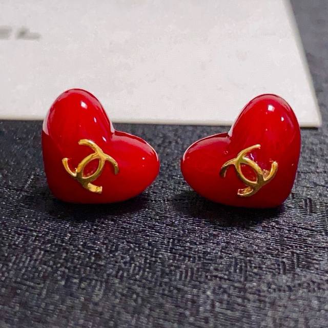 New Chanel Little Chanel New Year Red Heart-Shaped Earrings, Released With The O