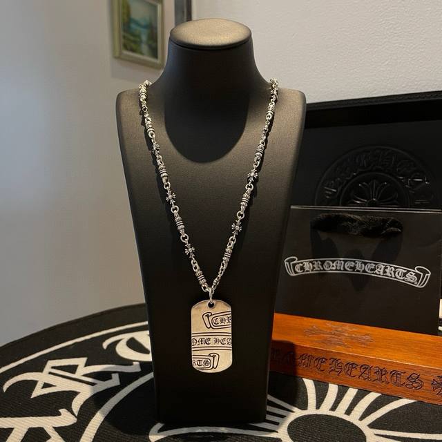 New Arrival, Boutique Quality Chrome Hearts Classic Retro Necklace With Dice Pen