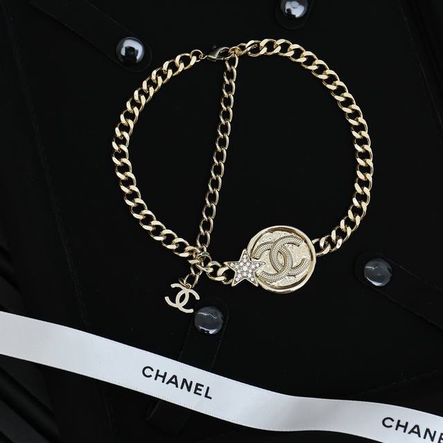 Double C Gold Coin Star Necklace A Must-Have! New Arrival, Wear It First! Versat