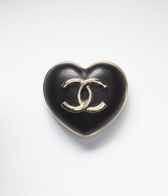 Today's New Arrival: Chanel's Iconic Heart-Shaped Brooch, A Perfect Replica Of T